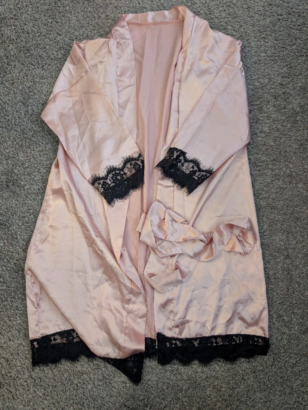 Women's Pink Lace-Trim Robe